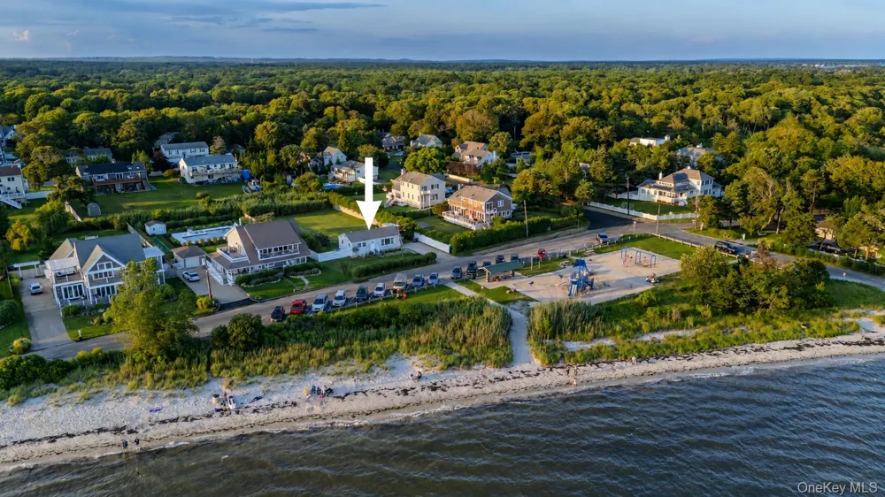 7 Laura Lee Drive Center Moriches, NY 11934