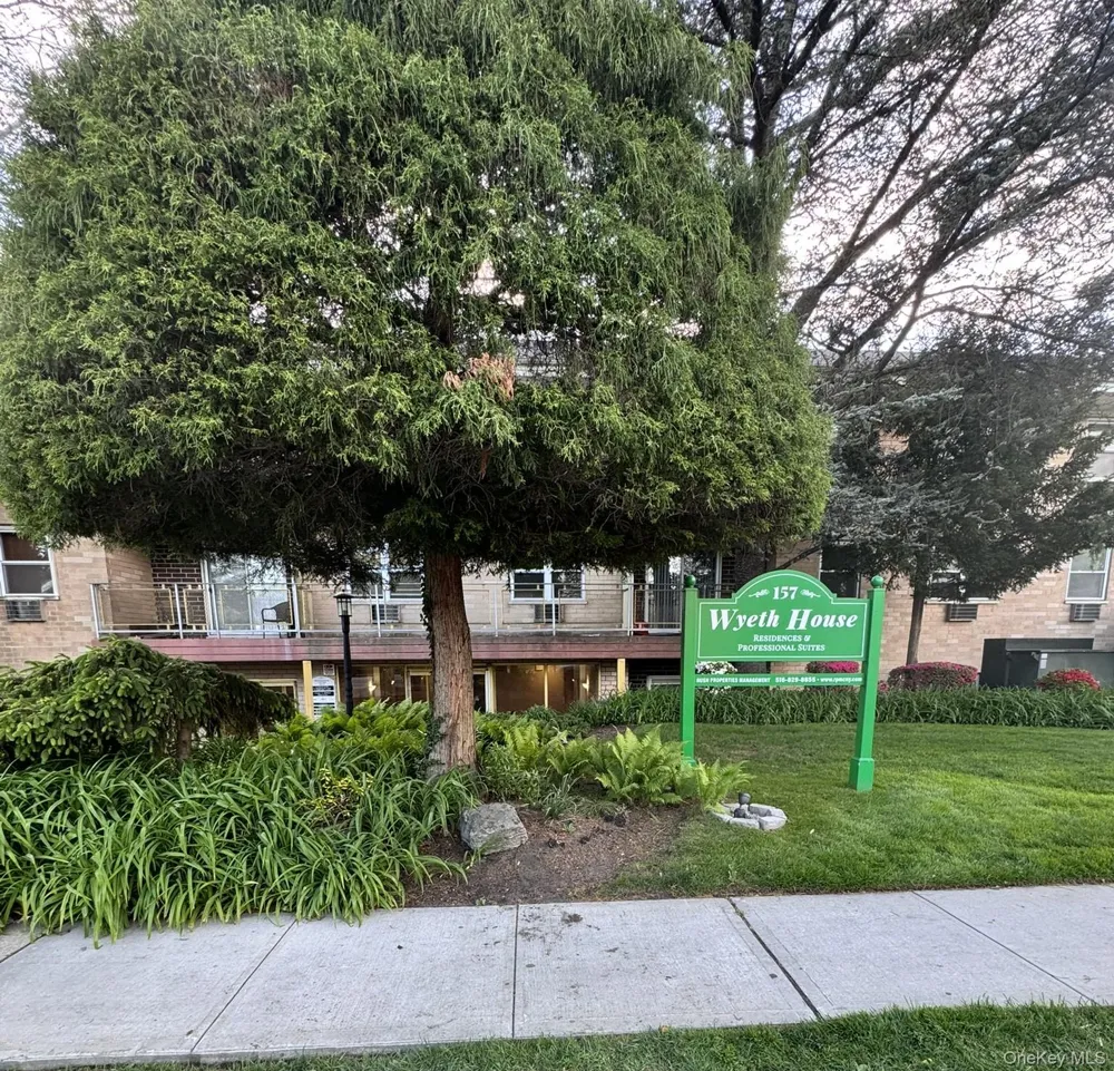 157 Hempstead Avenue #c14 Lynbrook, NY 11563