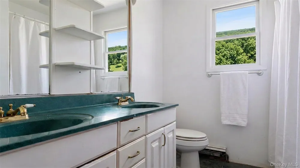 2 Custom Lane Port Jefferson Station, NY 11776