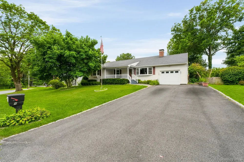 4 Broadview Road Poughkeepsie, NY 12603