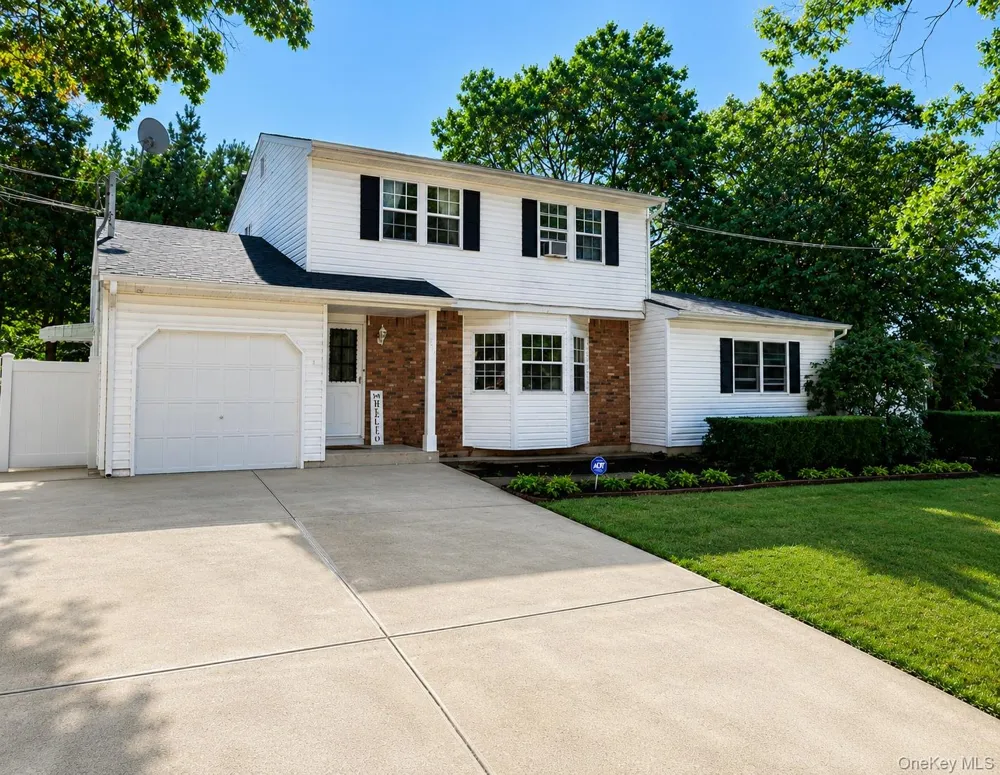 250 Clarice Boulevard Holbrook, NY 11741