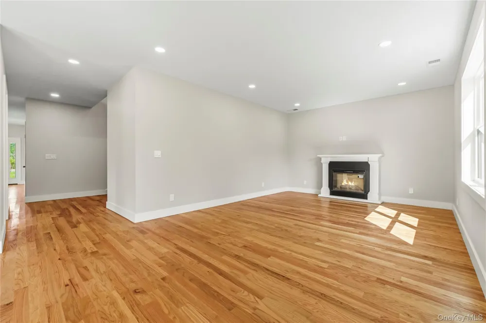 9 Bills Lane Milton, NY 12547