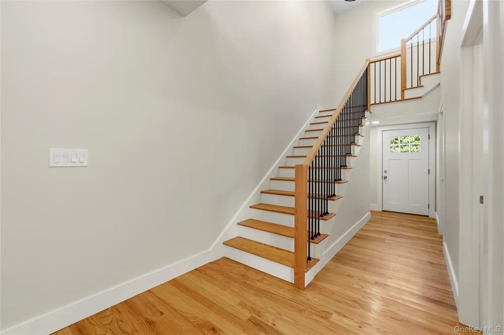 9 Bills Lane Milton, NY 12547