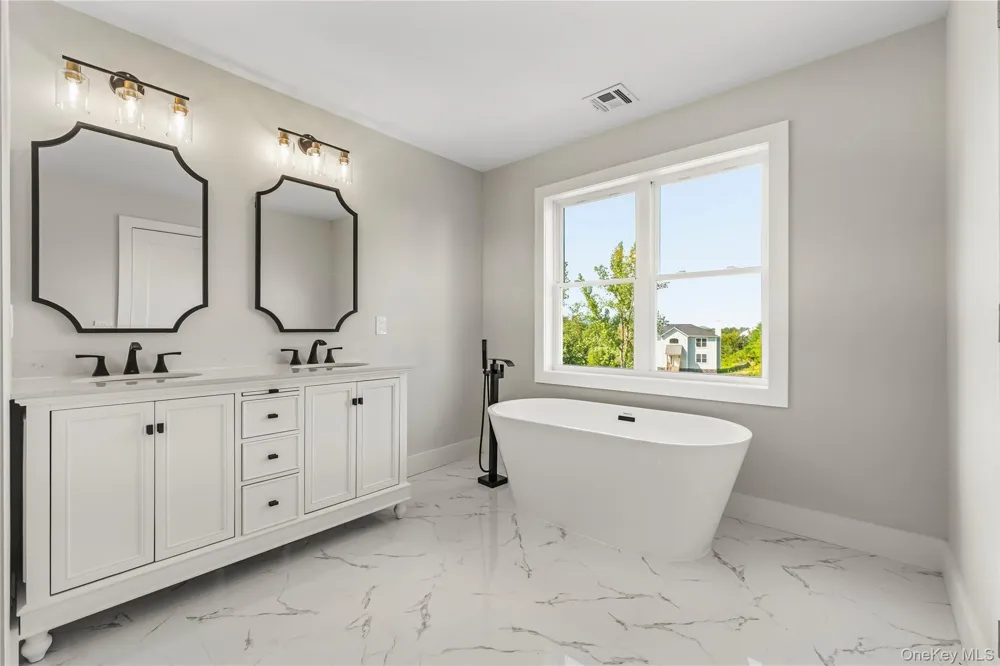 9 Bills Lane Milton, NY 12547