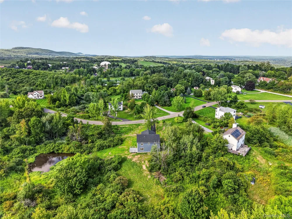 9 Bills Lane Milton, NY 12547