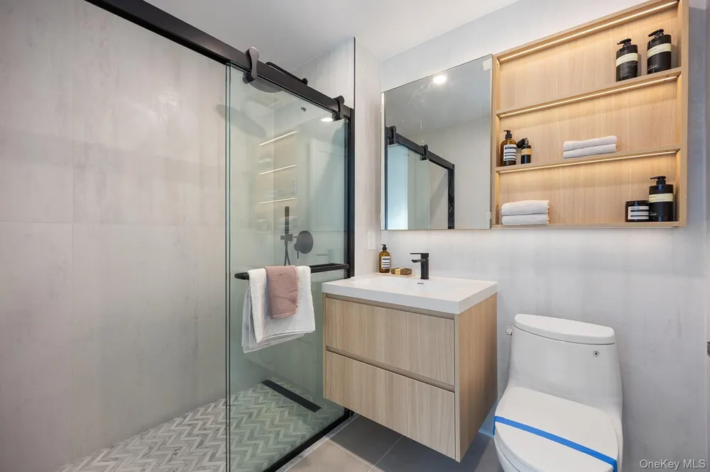 35-30 146th Street #407 Flushing, NY 11354