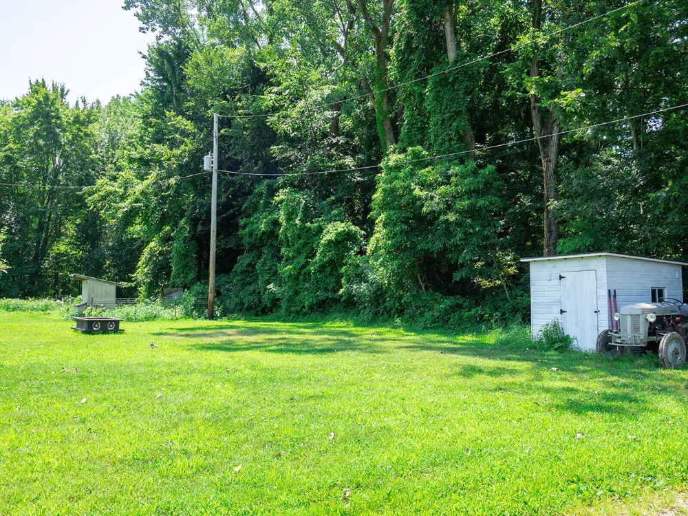 35159 40th Avenue Paw Paw, MI 49079