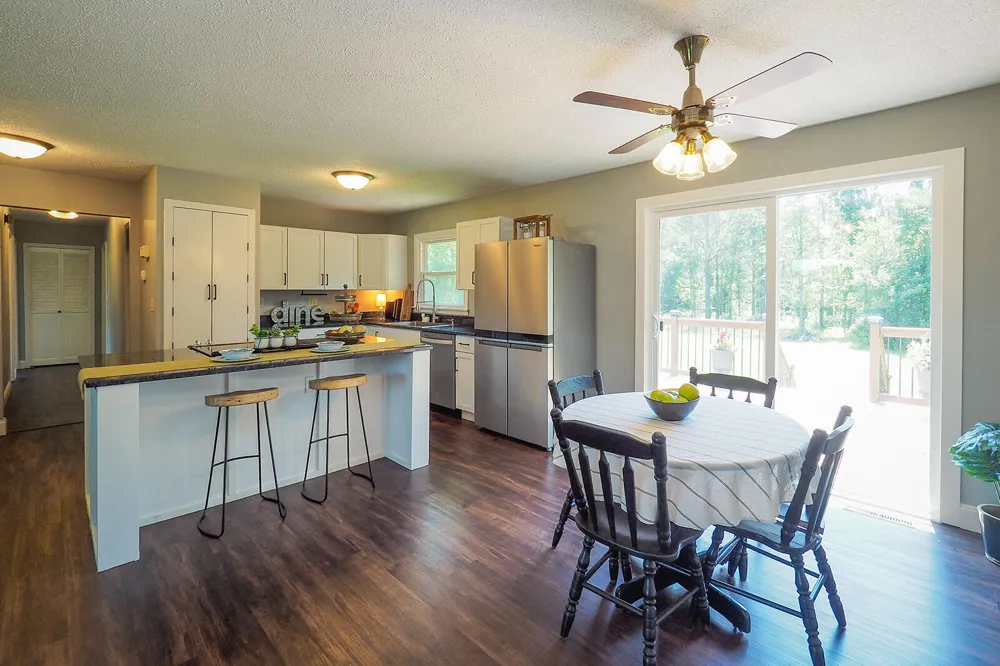 35159 40th Avenue Paw Paw, MI 49079