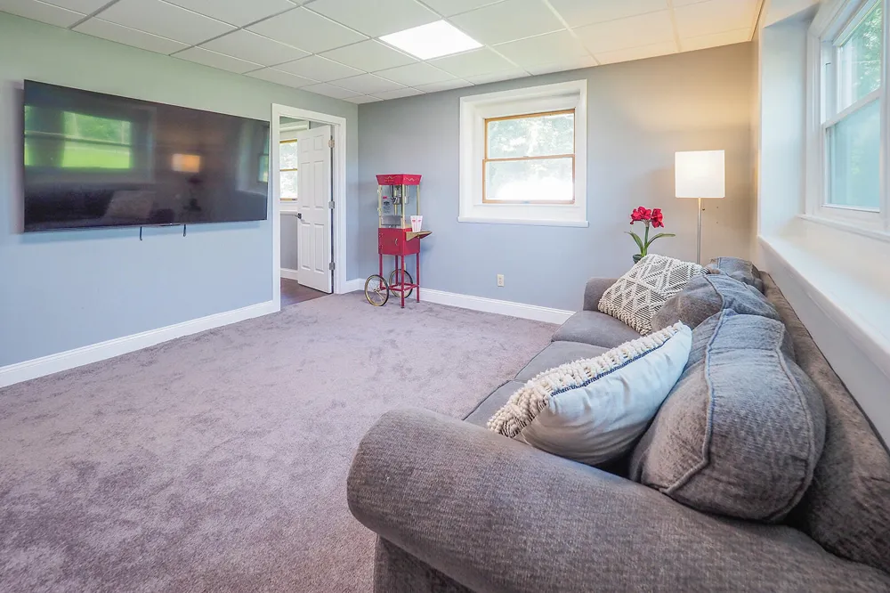 35159 40th Avenue Paw Paw, MI 49079
