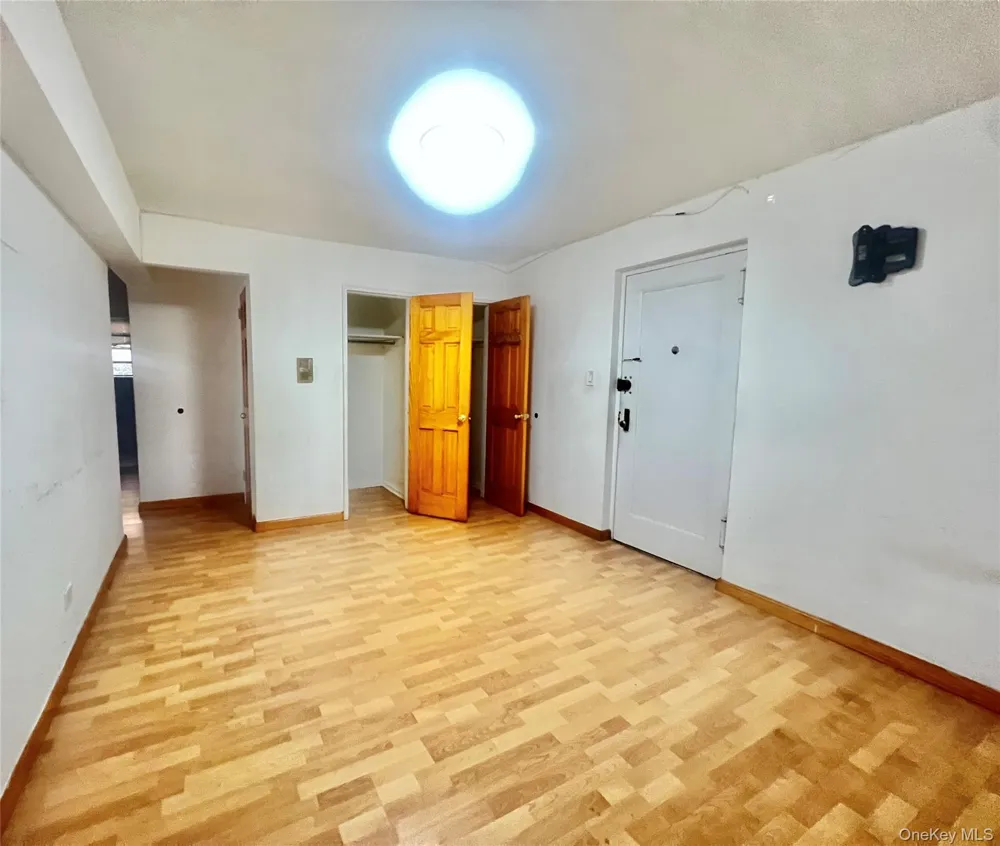 84-25 Elmhurst Avenue #1V Elmhurst, NY 11373