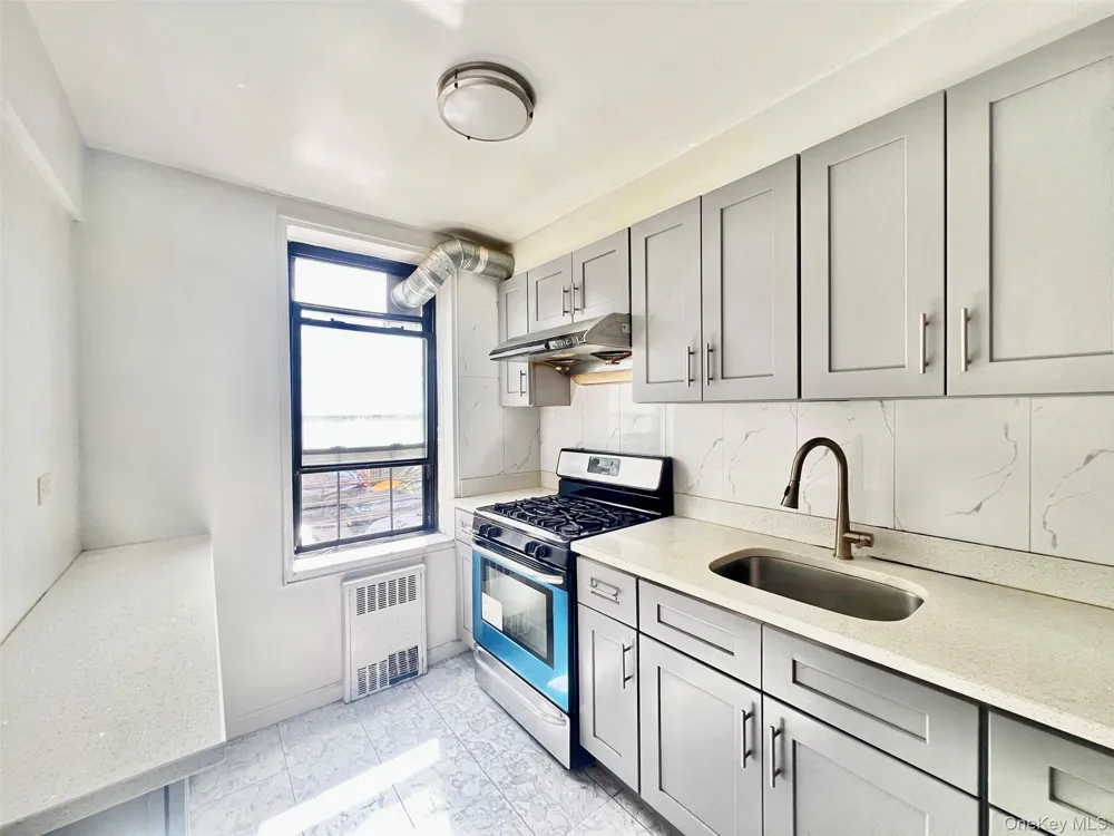 84-25 Elmhurst Avenue #1V Elmhurst, NY 11373