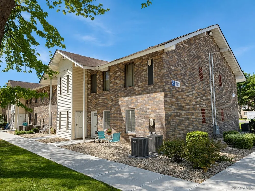 15 Sierra Court #15 Coram, NY 11727