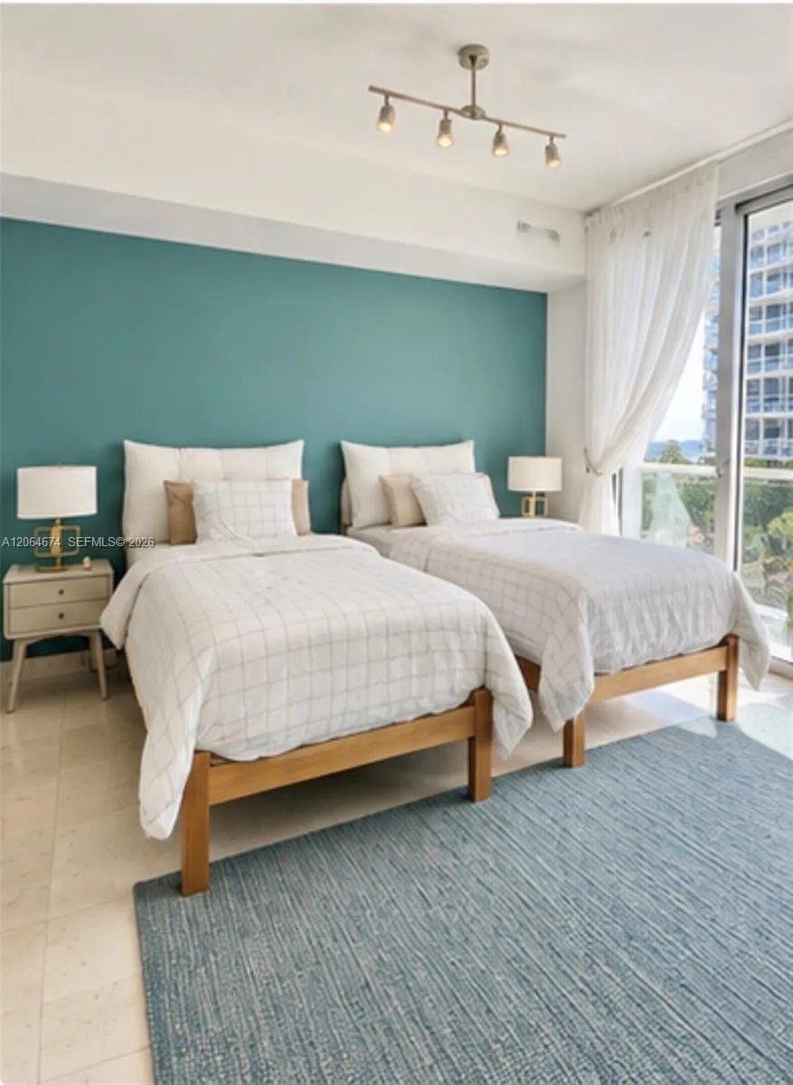475 Brickell Ave #1609 Miami, FL 33131