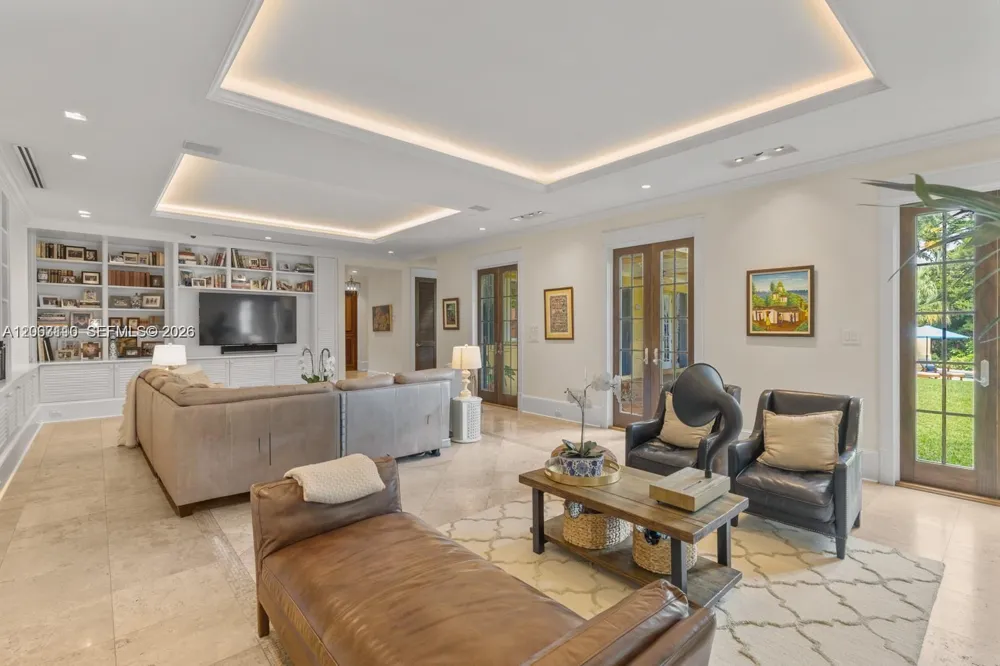 685 Harbor Ln Key Biscayne, FL 33149