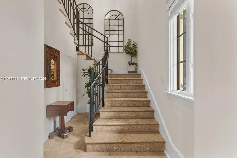 685 Harbor Ln Key Biscayne, FL 33149