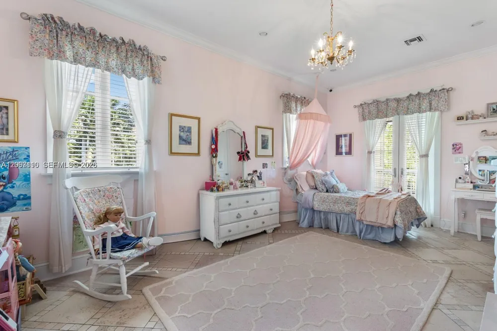 685 Harbor Ln Key Biscayne, FL 33149