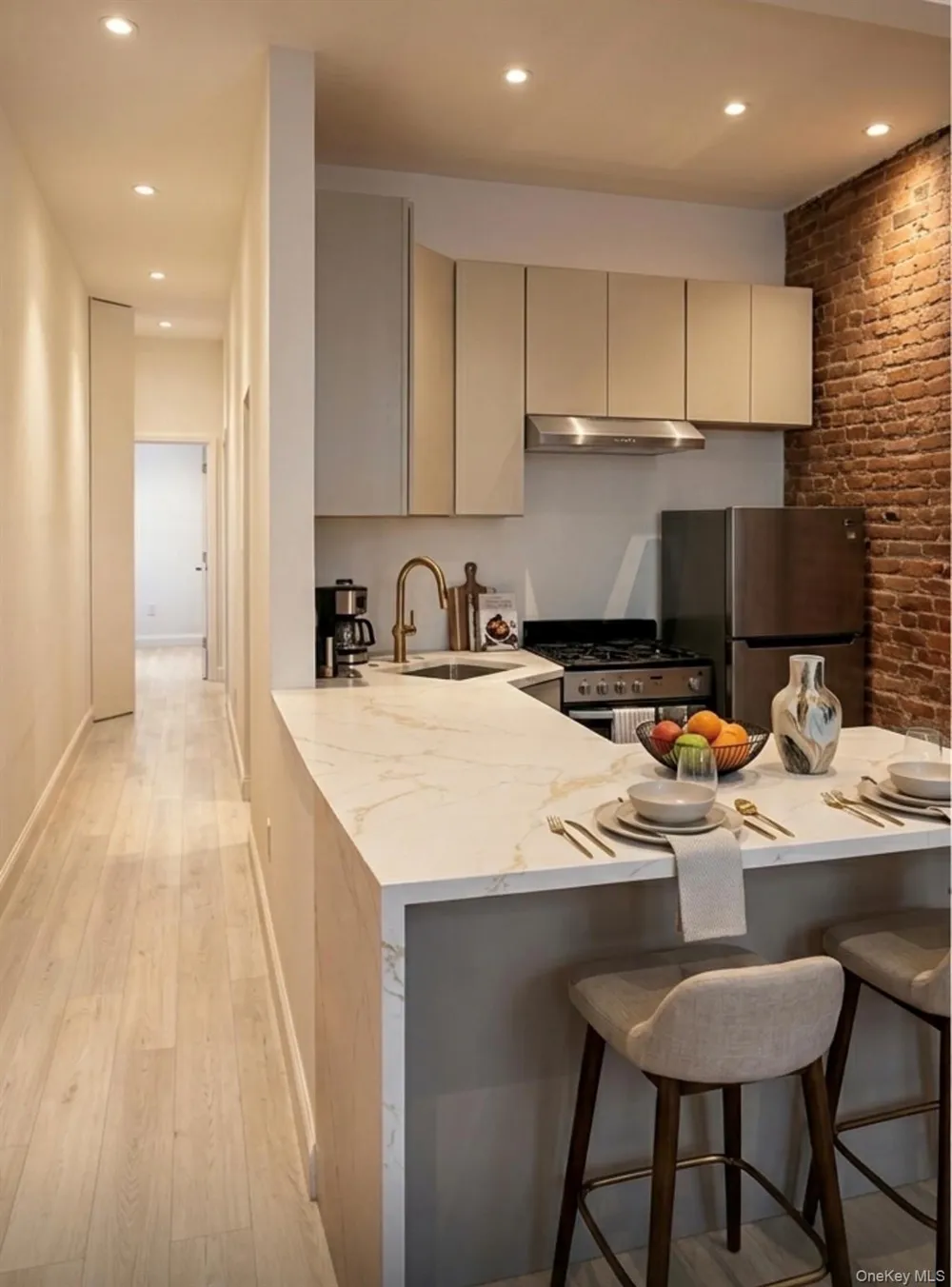 437 W 43rd Street #1 New York (Manhattan), NY 10036