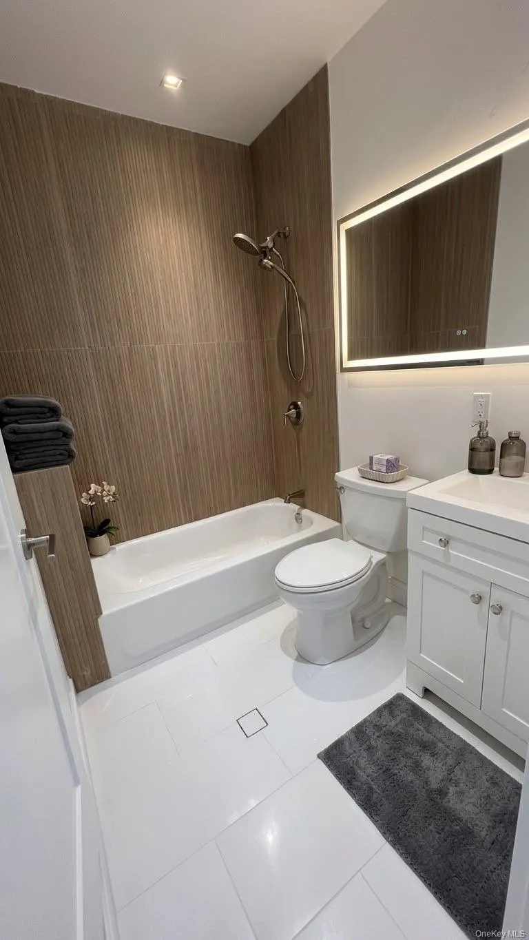 437 W 43rd Street #1 New York (Manhattan), NY 10036