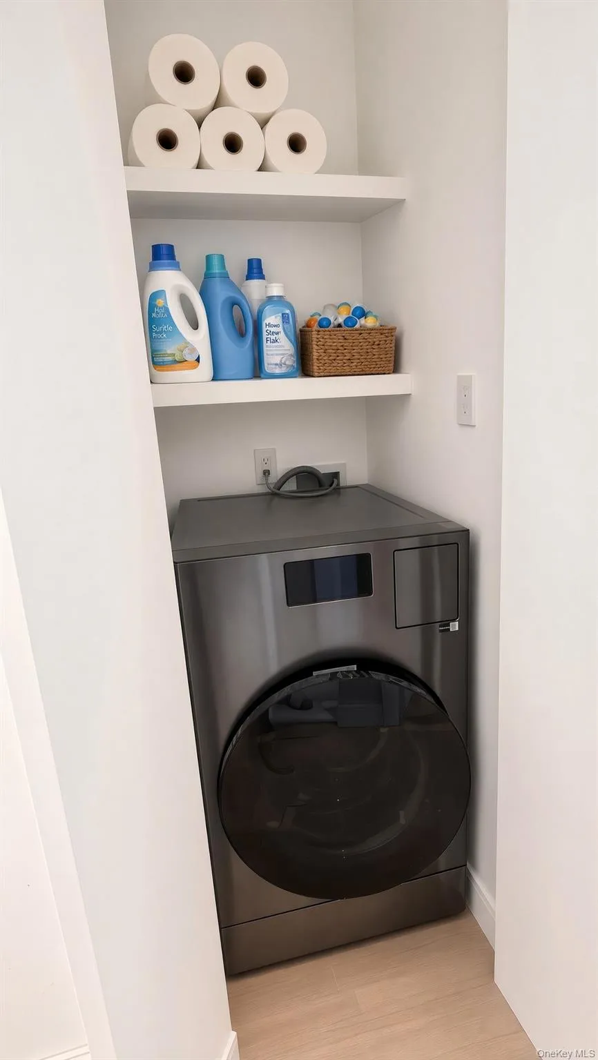 437 W 43rd Street #1 New York (Manhattan), NY 10036