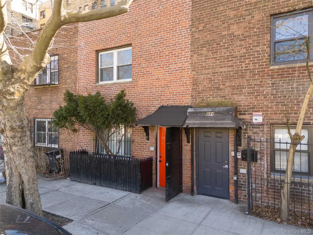 946 Gerard Avenue Bronx, NY 10452