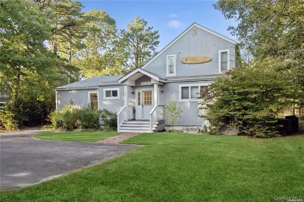 25 Blue Jay Way East Hampton, NY 11937
