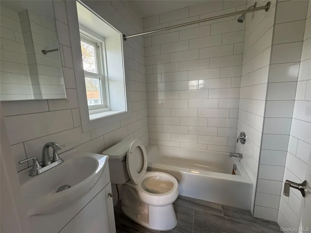 325-329 Patchogue Yaphank Road Patchogue, NY 11772