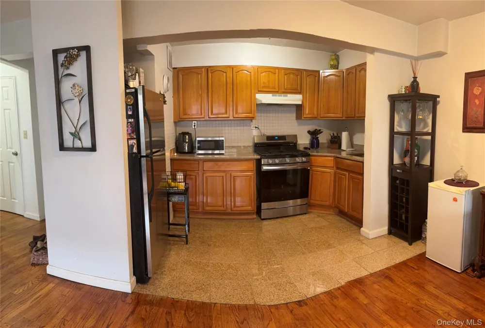 41-31 51st Street #6E Woodside, NY 11377