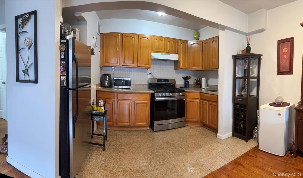 41-31 51st Street #6E Woodside, NY 11377