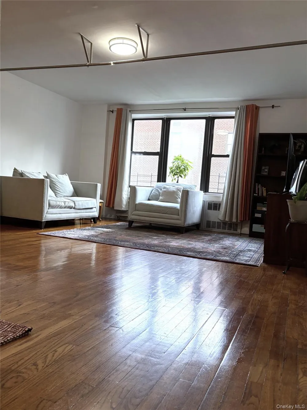 41-31 51st Street #6E Woodside, NY 11377