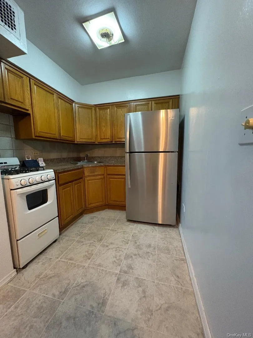 41-31 51st Street #6M Woodside, NY 11377