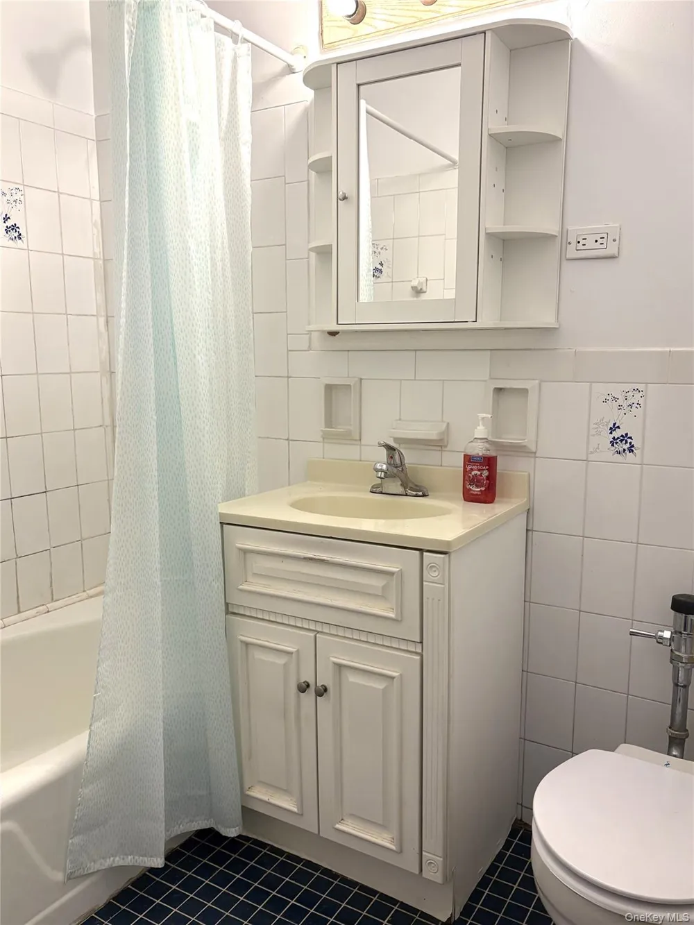 41-31 51st Street #6M Woodside, NY 11377
