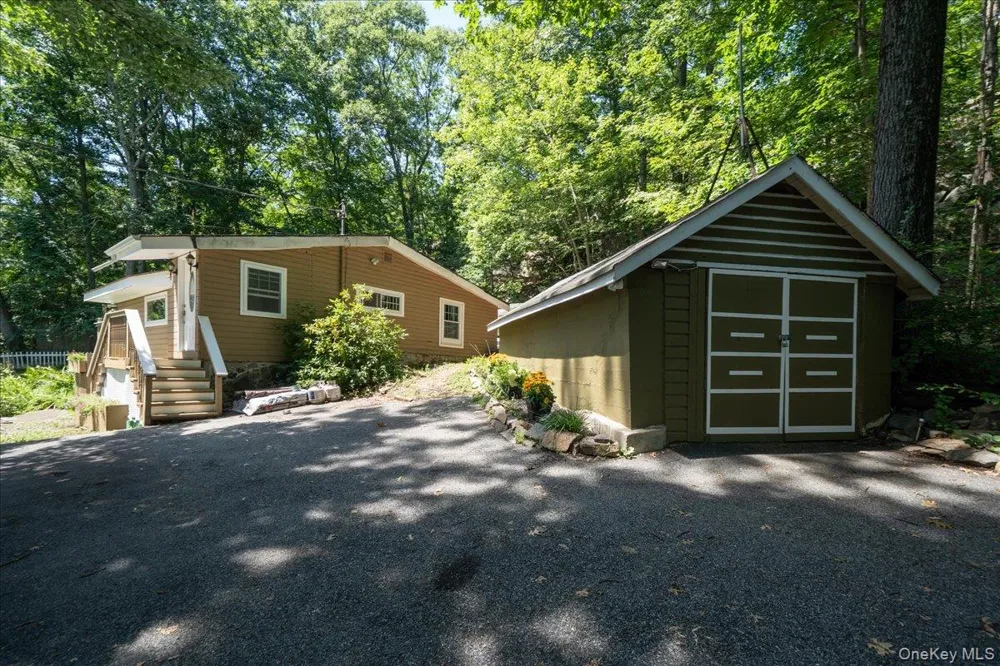42 Deer Trail S Greenwood Lake, NY 10925