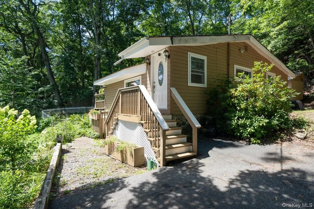 42 Deer Trail S Greenwood Lake, NY 10925
