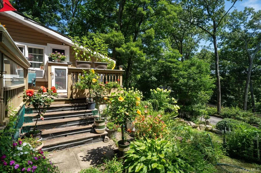 42 Deer Trail S Greenwood Lake, NY 10925