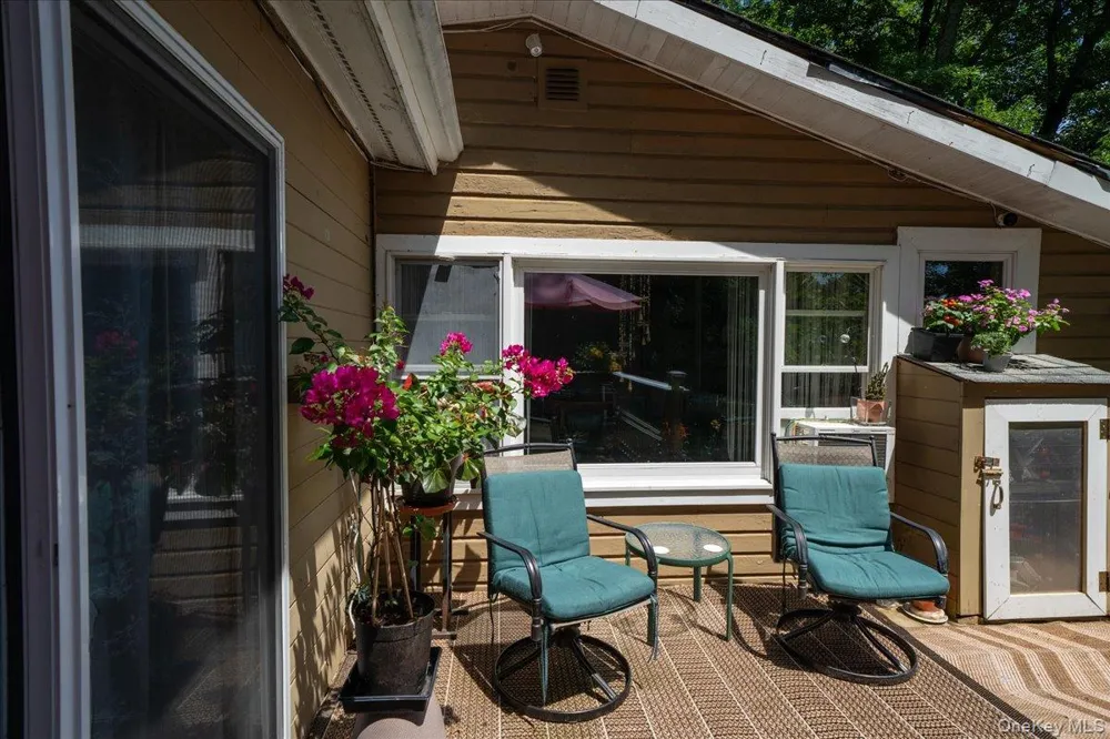 42 Deer Trail S Greenwood Lake, NY 10925