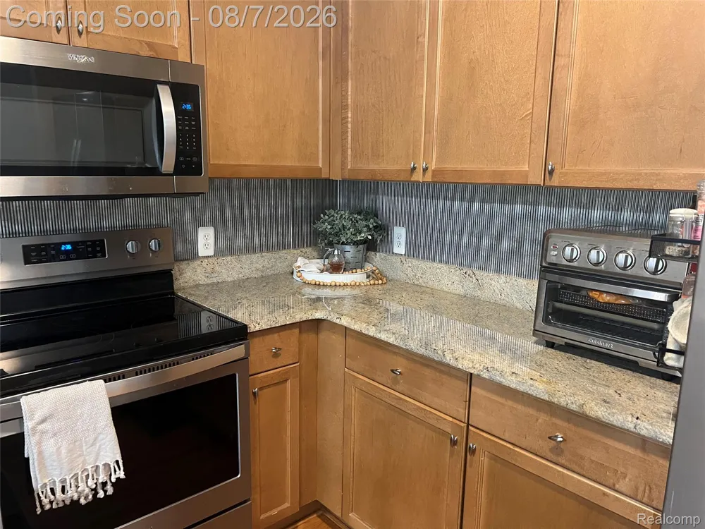 3383 Baldwin Woods Drive Orion Charter Township, MI 48359