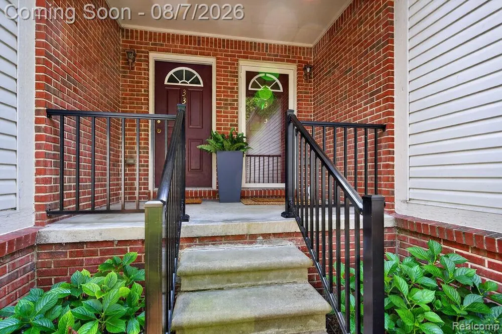 3383 Baldwin Woods Drive Orion Charter Township, MI 48359