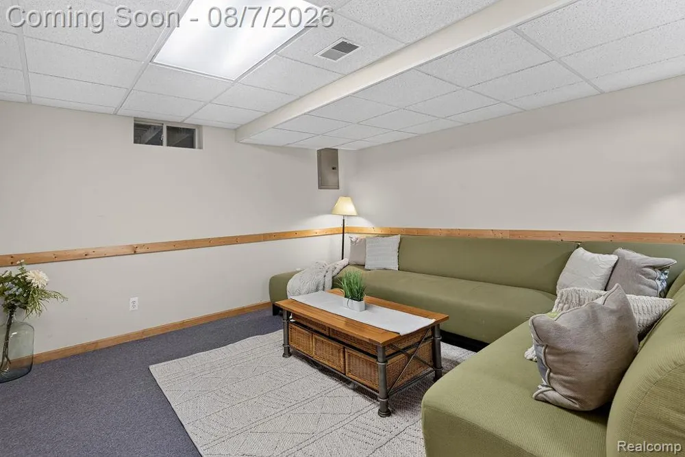 3383 Baldwin Woods Drive Orion Charter Township, MI 48359
