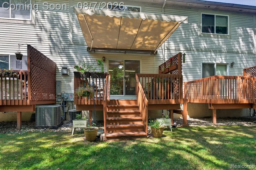 3383 Baldwin Woods Drive Orion Charter Township, MI 48359