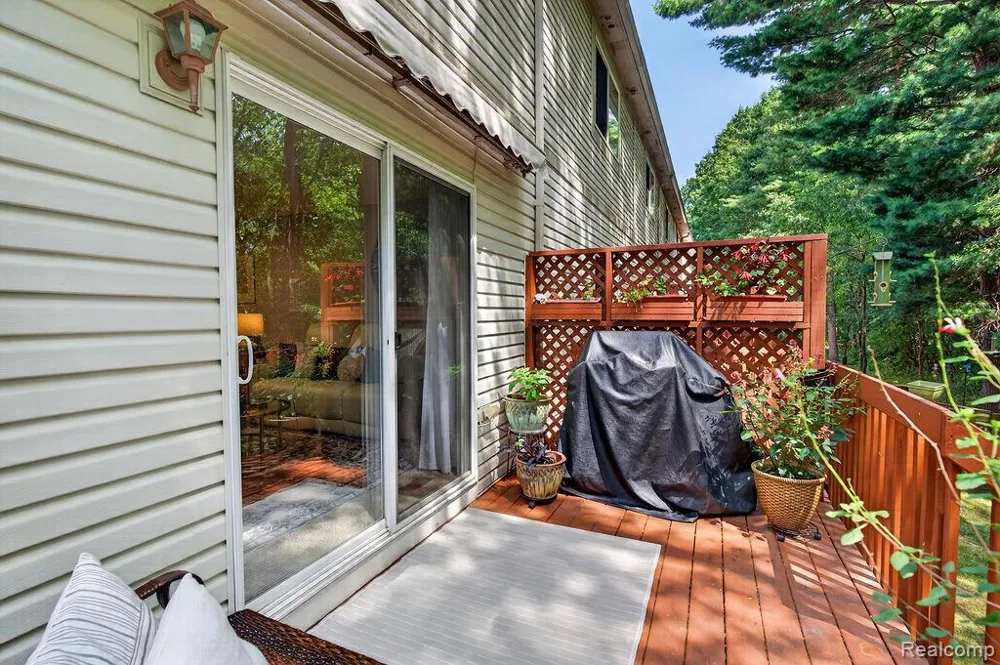 3383 Baldwin Woods Drive Orion Charter Township, MI 48359