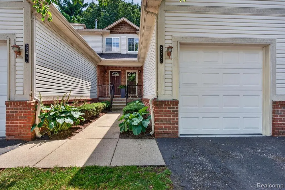 3383 Baldwin Woods Drive Orion Charter Township, MI 48359