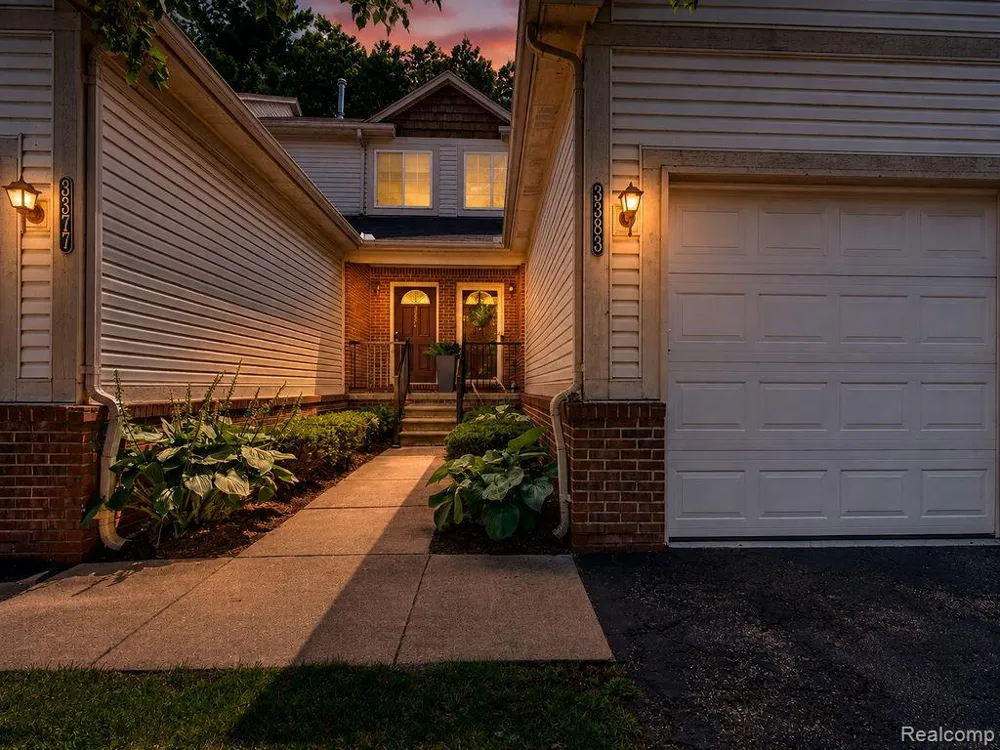 3383 Baldwin Woods Drive Orion Charter Township, MI 48359