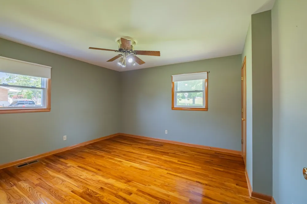 1111 Holders Cove Rd Winchester, TN 37398