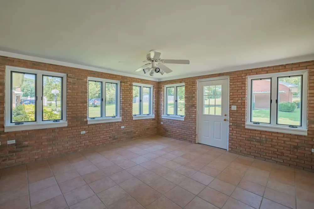 1111 Holders Cove Rd Winchester, TN 37398