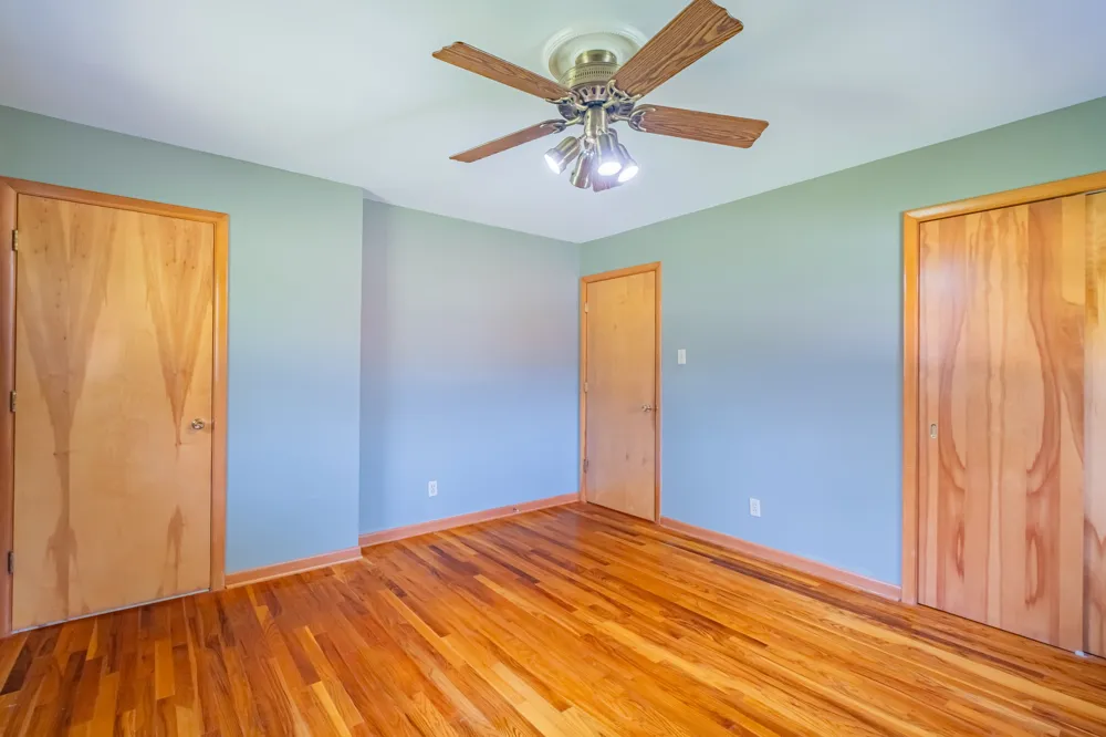 1111 Holders Cove Rd Winchester, TN 37398