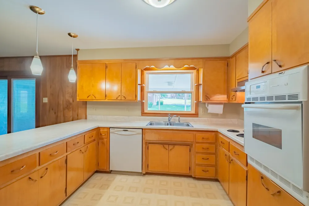 1111 Holders Cove Rd Winchester, TN 37398