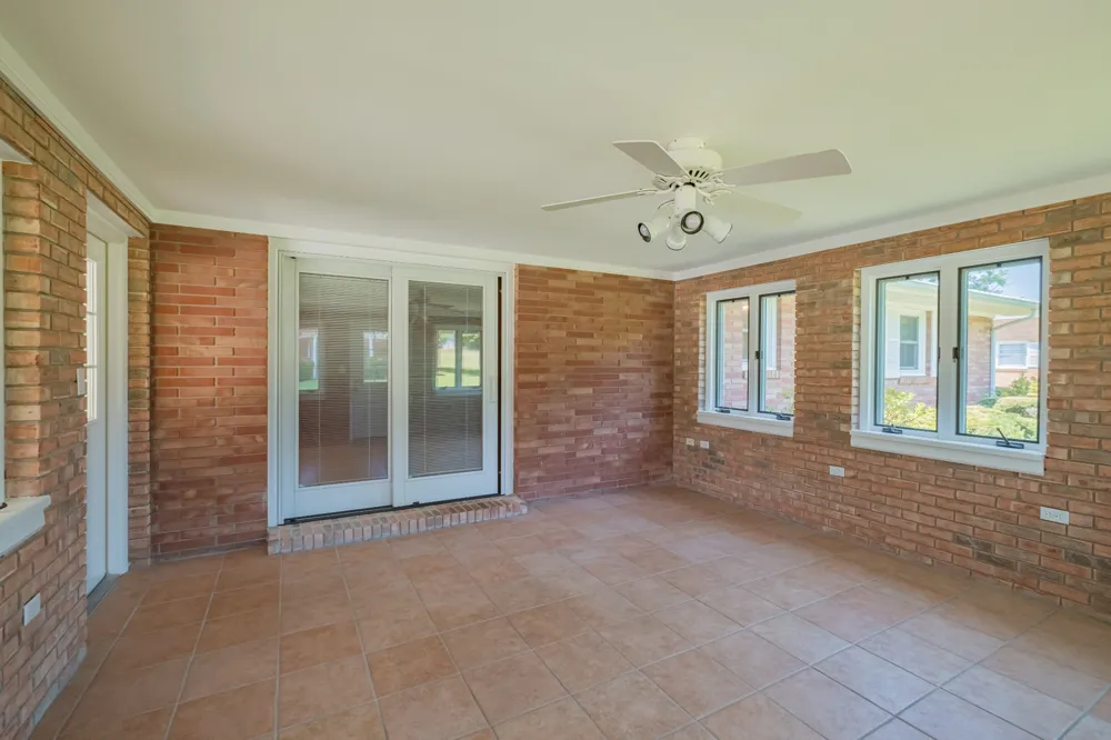 1111 Holders Cove Rd Winchester, TN 37398