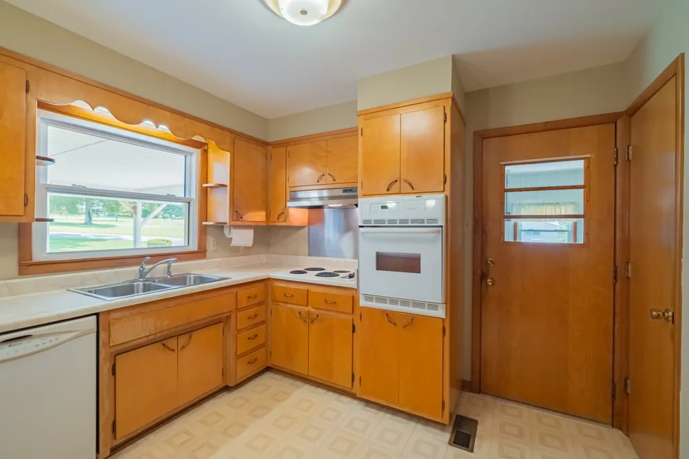 1111 Holders Cove Rd Winchester, TN 37398