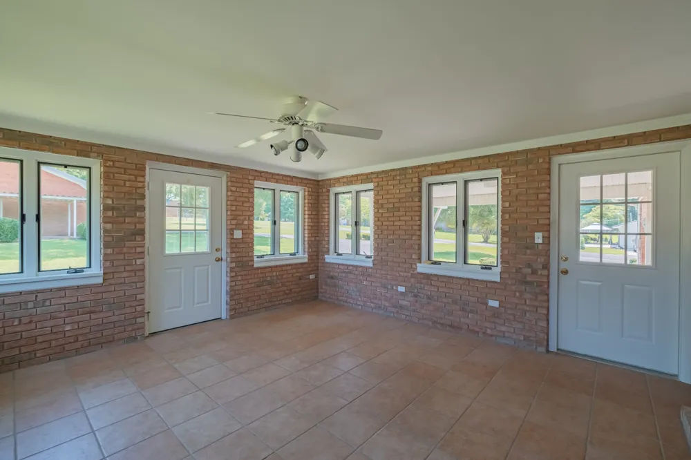 1111 Holders Cove Rd Winchester, TN 37398
