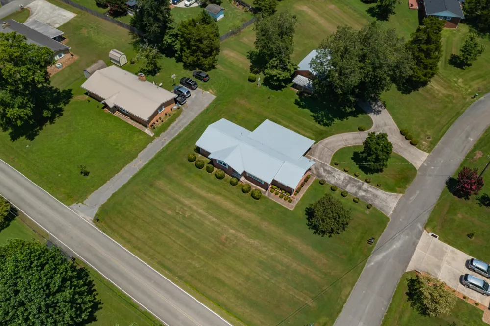 1111 Holders Cove Rd Winchester, TN 37398
